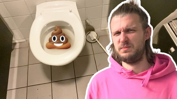Auf dem Bild ist eine weiße Porzellantoilette zu sehen, darin ein Emoji in Form eines "Scheißhaufens". Rechts ist der Reporter mit einem angewiderten Blick zu sehen. © NDR 