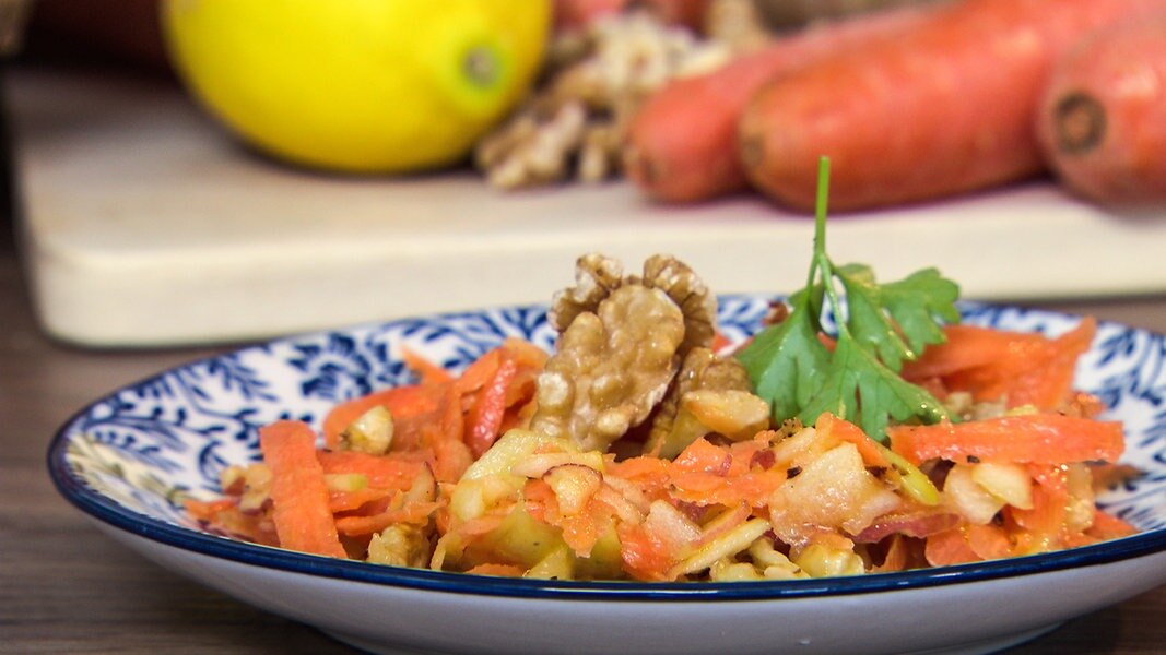 Karotten-Apfel-Rohkost-Salat | NDR.de - Ratgeber - Kochen - Rezepte