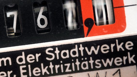 Der Zählerstand eines Wechselstromzählers in einem Haushalt. © picture alliance / dpa Foto: Julian Stratenschulte