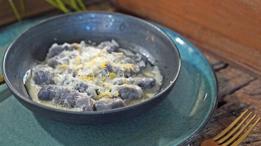 Purple gnocchi with sage and parmesan foam |  > – Guide – Cooking