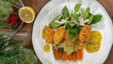 Graved Lachs mit Senf-Dill-Soße und Fächerkartoffeln © NDR 