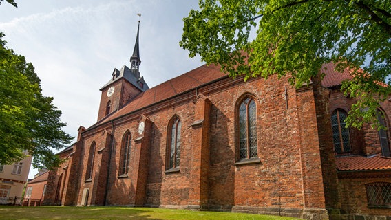 Blick auf die Marien-Kirche in Rendsburg. © imago images/Hoch Zwei Stock/Angerer 