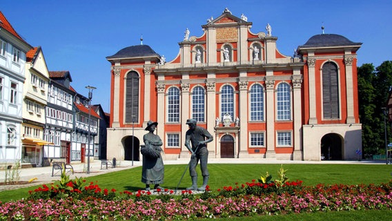 Trinitatiskirche und Gärtnerdenkmal in der Altstadt von Wolfenbüttel. © Stadt Wolfenbüttel Foto: H.-D. König