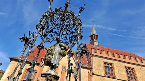 Der Gänseliesel-Brunnen in Göttingen © Fotolia.com Foto: BildPix.de