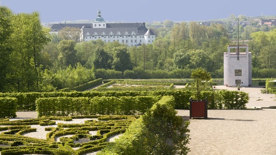 Barockgärten mit Globushaus von Schloss Gottorf. © Stiftung Schleswig-Holsteinische Landesmuseen 
