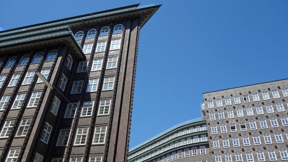 Spitze des Chilehauses und Teil der Sprinkenhof-Fassade © NDR Foto: Kathrin Weber