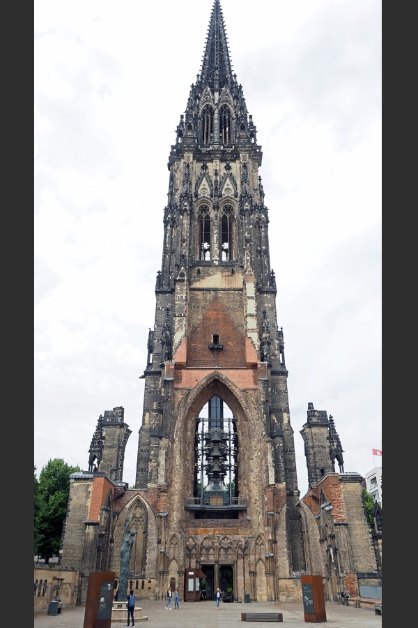 Der Turm des Mahnmals St. Nikolai in Hamburg. © NDR Foto: Anja Deuble