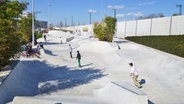 Skater in der Skate-Arena auf dem Gartenschaugelände in Hamburg-Wilhelmsburg © NDR Foto: Petra Volquardsen