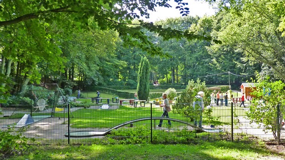 Der Minigolfplatz im Altonaer Volkspark. © NDR Foto: Irene Altenmülller