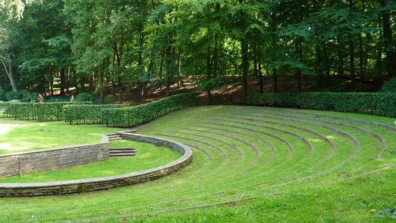 Die Freiluftbühne im Altonaer Volkspark. © NDR Foto: Irene Altenmülller
