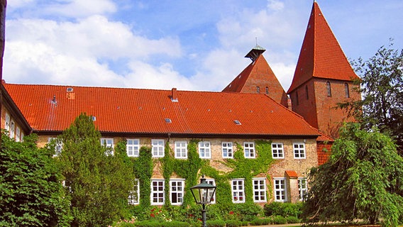 Blick auf den Äbtissinnenflügel des Klosters Ebstorf © Kloster Ebstorf 