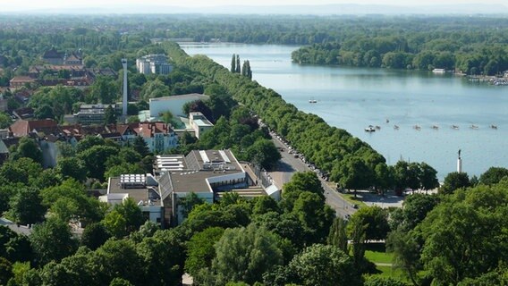 Blick vom Neuen Rathaus auf den Maschsee in Hannover © NDR Foto: Axel Franz