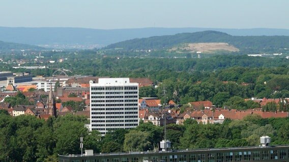 Blick vom Neuen Rathaus in Hannover nach Westen in Richtung Deister © Axel Franz / NDR Foto: Axel Franz