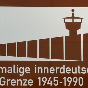 Hinweisschild ehemalige innerdeutsche Grenze © fotolia Foto: picturemaker01