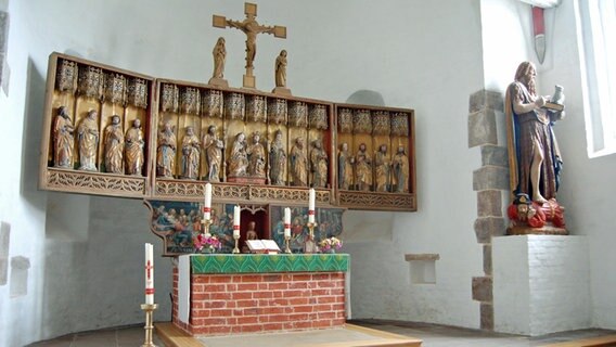 Flügelaltar in der St. Johanniskirche in Nieblum auf Föhr © NDR Foto: Kathrin Weber