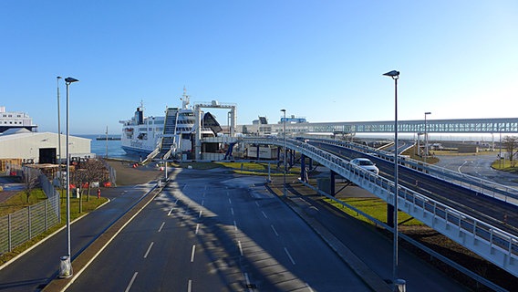 Der Fähranleger in Puttagarden auf Fehmarn. © NDR Foto: Christoph Heinzle