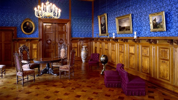 Historisches Wohnzimmer im Schweriner Schloss © Staatliches Museum Schwerin Foto: Christoph Irrgang