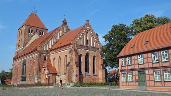 Die Stadtkirche St. Marien in Plau am See. © NDR Foto: Kathrin Weber