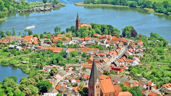 Blick auf Röbel an der Müritz. © dpa/ Picture Alliance Foto: Bernd Wüstneck