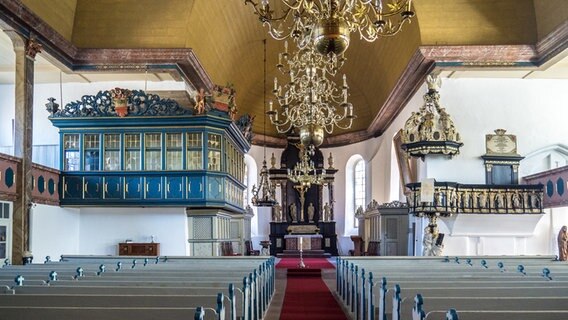Das Innere der St. Bartholomäus-Kirche zu Wesselburen. © Christine Raczka Foto: Christine Raczka