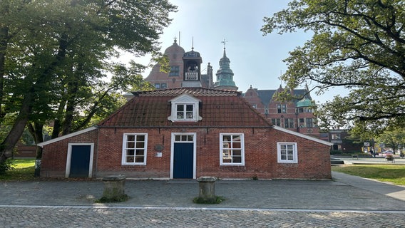 Das Pingelhus in Aurich am Georgswall. Das Pingelhus in Aurich am Georgswall. © NDR Foto: Svenja Nanninga