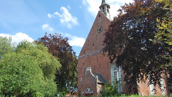 Sankt-Georgs-Kirche in Weener. Sankt-Georgs-Kirche in Weener. © NDR.de Foto: Kathrin Weber