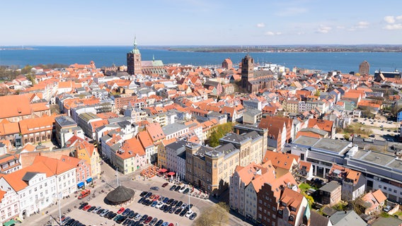 Stadtansicht von Stralsund. © Colourbox Foto: Wolfgang Zwanzger1