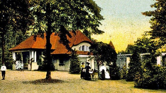 Der Eingang an der "Trotzenburg" des Rostocker Tiergartens zu Beginn des 20. Jahrhunderts © Zoo Rostock 