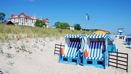 Zwei Strandkörbe an der Düne am Strand von Bansin auf Usedom. © fotolia Foto: motivthueringen8