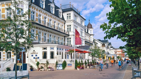 Bäderarchitektur im Seebad Ahlbeck auf Usedom. Bäderarchitektur im Seebad Ahlbeck auf Usedom. © Tourismusverband MV