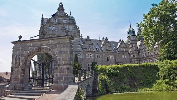 Außenansicht von Schloss Hämelschenburg © imago/Panthermedia 