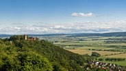 Panoramablick über Burg Schaumburg und das Weserbergland © Zweckverband Touristikzentrum Westliches Weserbergland Foto: Dr. Kurt Gilde