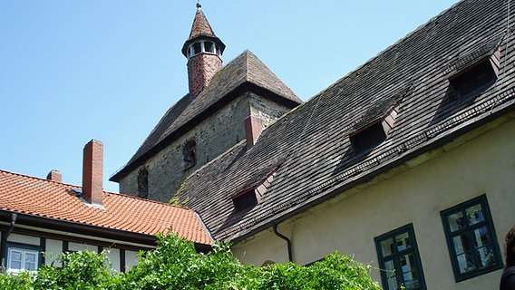 Klosterhof mit Kirche im Stift Fischbeck © NDR Foto: Axel Franz