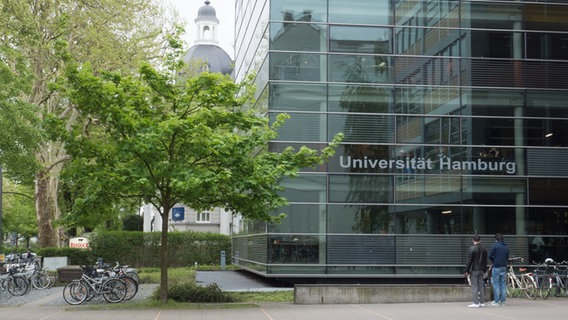 Rechtswissenschaftliche Fakultät der Universität Hamburg an der Rothenbaumchaussee 33 © NDR Foto: Anja Deuble