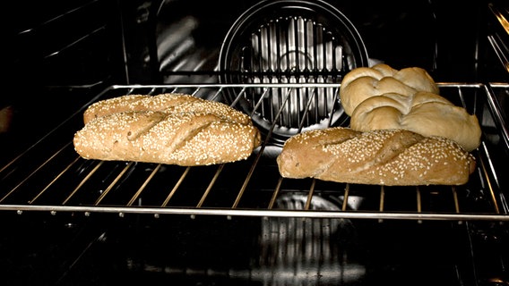 Brötchen in einem Ofen © babsi_w - Fotolia Foto: babsi_w