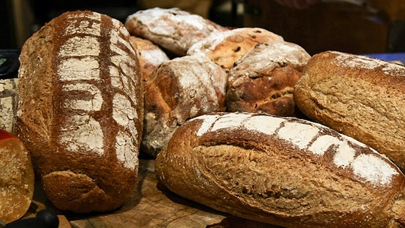 Möhren-Eiweiß-Brötchen | NDR.de - Ratgeber - Kochen - Rezepte