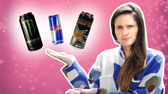 rechts im Bild Reporterin, links drei verschiedene Energydrinks © NDR Foto: NDR