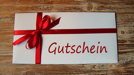 Ein Umschlag mit der Aufschrift "Gutschein". © fotolia.com Foto: Vielfalt21