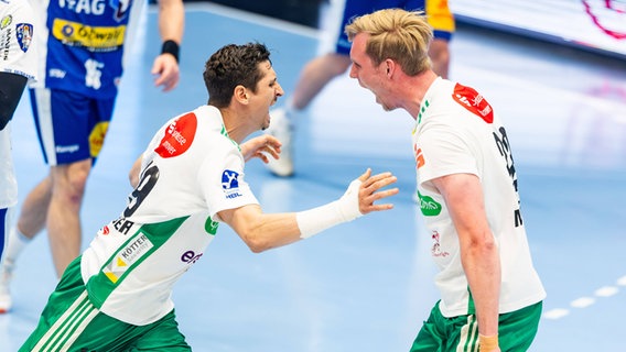 Marius Steinhauser (l.) und Marian Michalczik von Hannover Burgdorf © imago images 