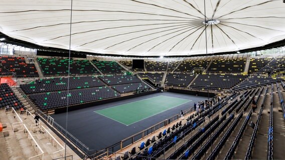 Tennisstadion am Hamburger Rothenbaum mit Hartplatz-Belag- © picture alliance / dpa Foto: Axel Heimken