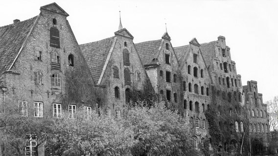 Salzspeicher an der Obertrave in Lübeck um 1925. © picture alliance / akg-images Foto: akg-images