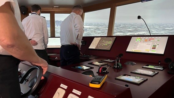 Im Schiffführungssimulator in Buxtehude ist neueste Technik verbaut. © NDR Foto: Marlene Kukral