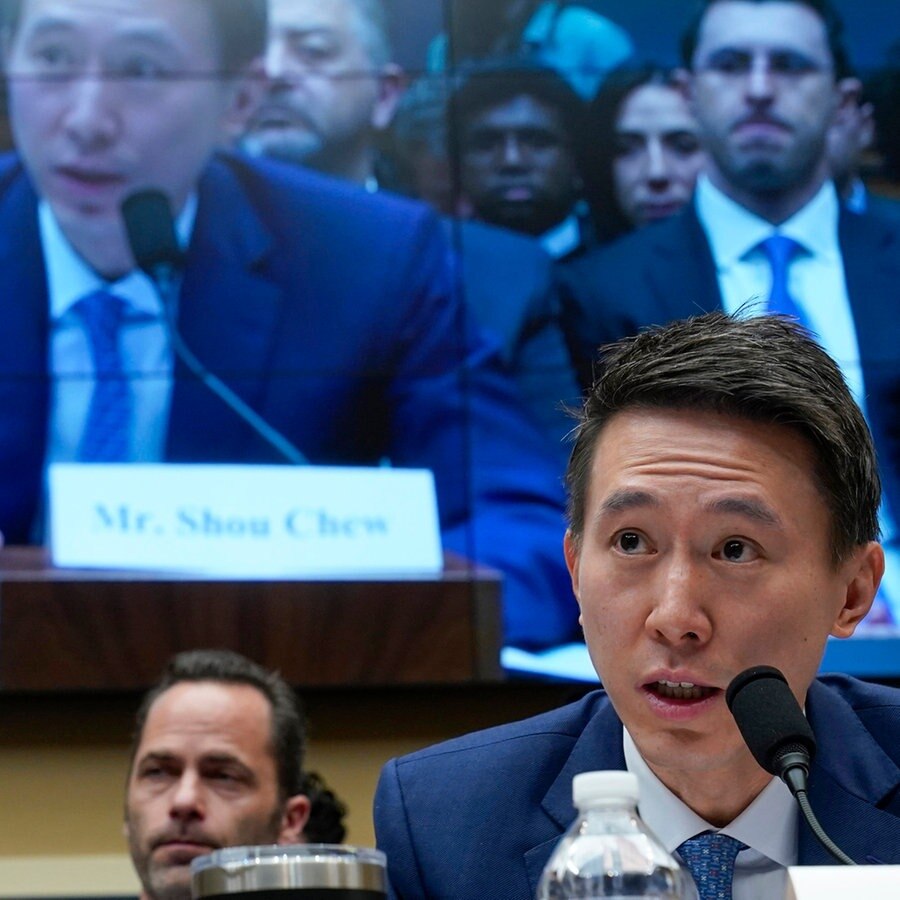 TikTok-Chef Shou Chew bei seiner Anhörung im Kongress in Washington © AFP/AlexBrandon D: 51612032 Foto: Alex Brandon