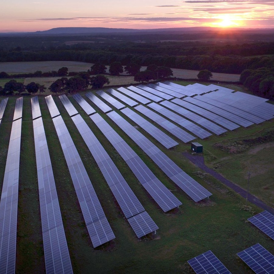 Solarmodule in England © picture alliance / empics | Steve Parsons Foto: Steve Parsons