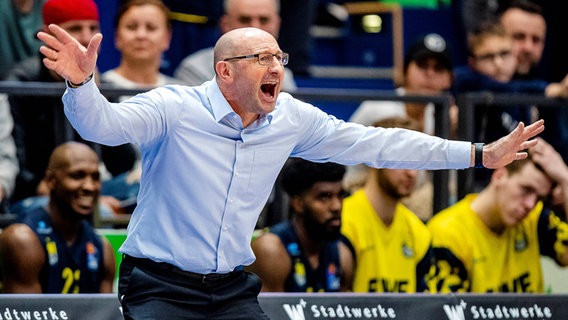 Coach  Mladen Drijencic von den Baskets Oldenburg © imago/Eibner 