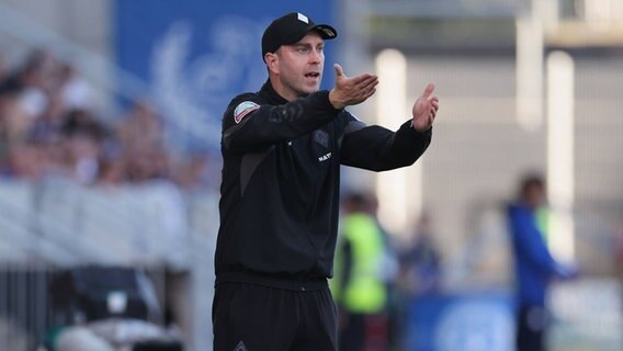 Bremen-Coach Ole Werner bei der 2:4-Niederlage gegen Darmstadt © IMAGO / HMB-Media 