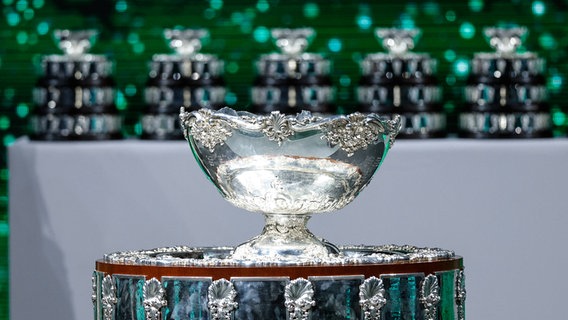 Trophy for Davis Cup winner © imago images/ZUMA Wire 