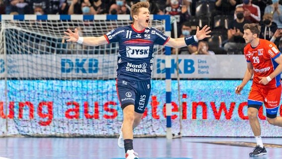 Jubel bei Lasse Svan vom Handball-Bundesligisten SG Flensburg-Handewitt © IMAGO / Eibner 