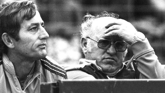 Konsterniert: Hannes Baldauf (l.) und Helmut Kronsbein Konsterniert: Hannes Baldauf (l.) und Helmut Kronsbein © imago/Rust