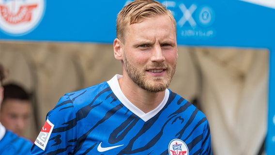 Hanno Behrens im Trikot des FC Hansa Rostock © picture alliance / Fotostand / Voelker 